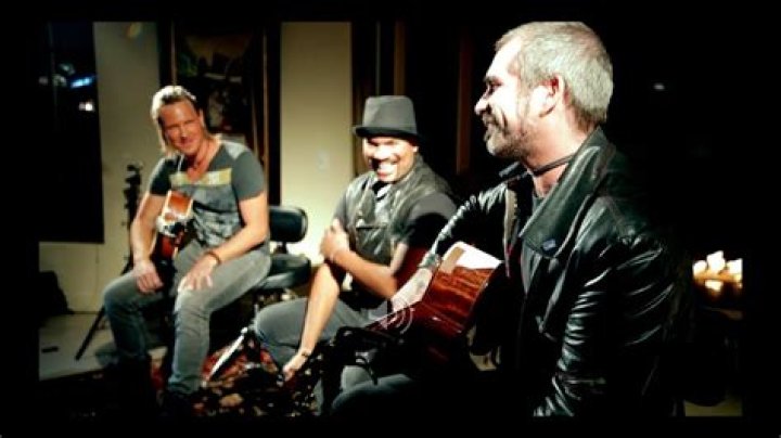 Aaron Hendra Project ALIVE (Live Acoustic Trio) YouTube