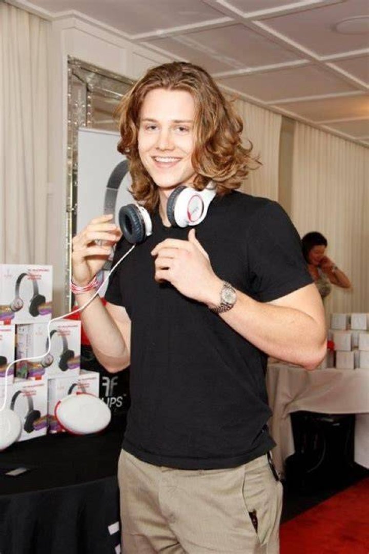 Alex Saxon attend at Red Carpet Events LA Teen Choice Gifting Suite