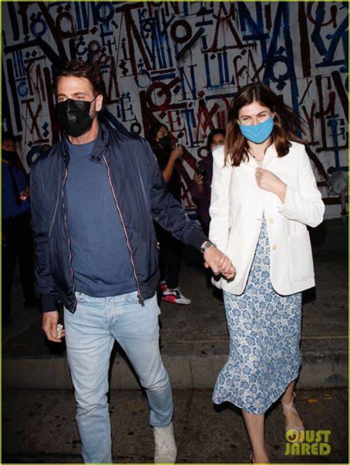 Alexandra Daddario Is Engaged to Boyfriend Andrew Form UsWeekly
