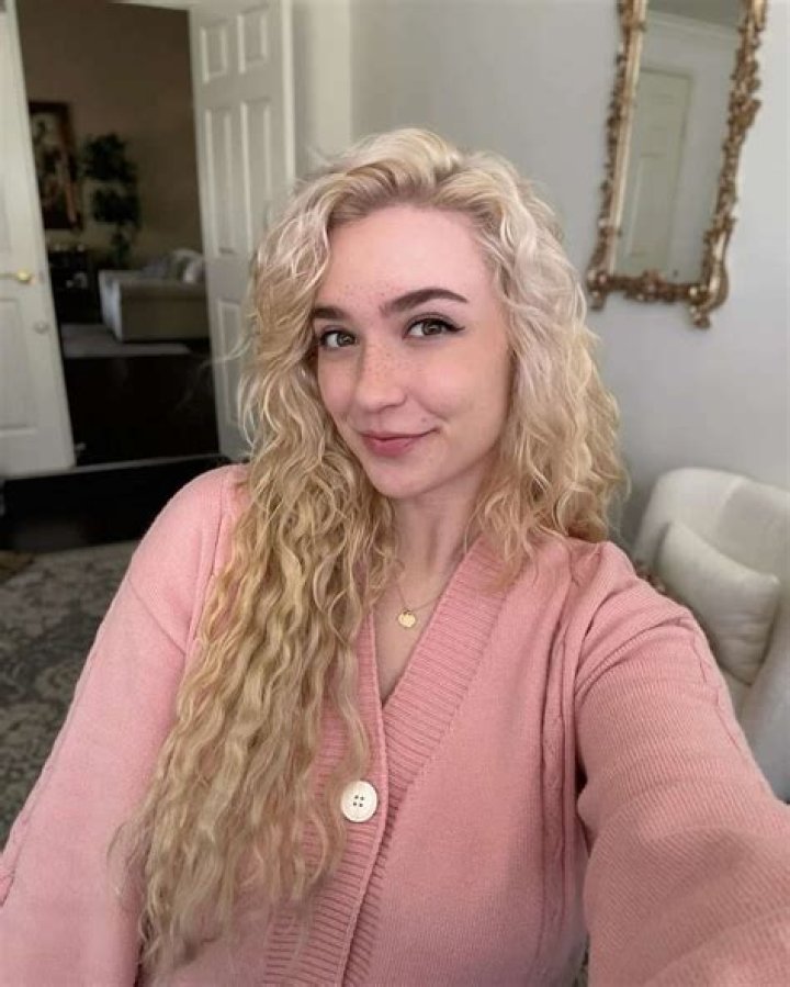 ASMR Maddy OnlyFans, Age, Height, Net Worth, Boyfriend, Facts