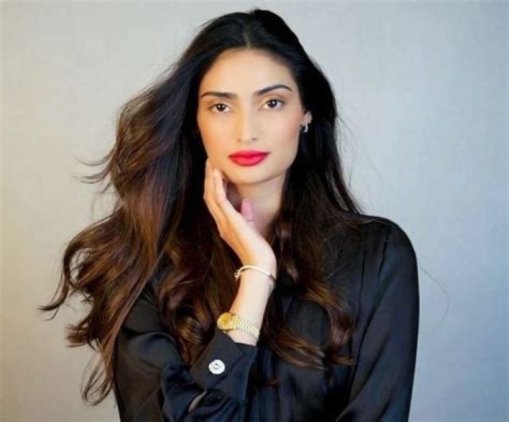 Athiya Shetty Wiki, Biography, Age, Movies, Family, Images News Bugz