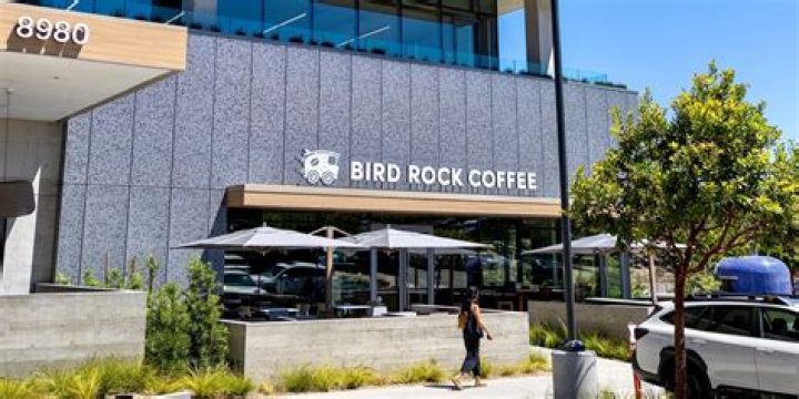 Bird Rock Coffee in Del Mar offers picturesque views, tasty brews