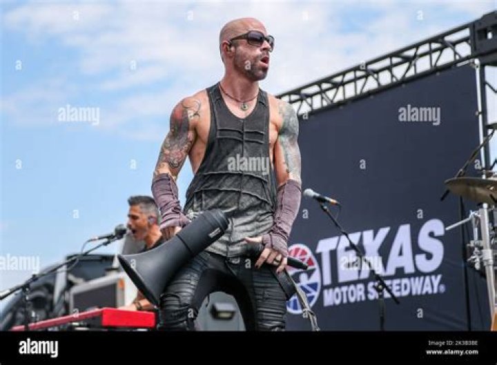 Chris Daughtry's wife slams 'homicide' rumors following daughter's