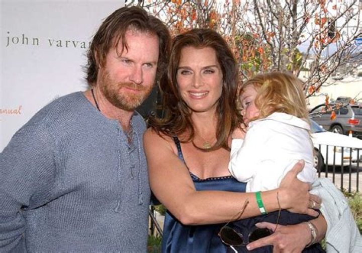 Chris Henchy Net worth, height, wife, wedding, daughters, movies
