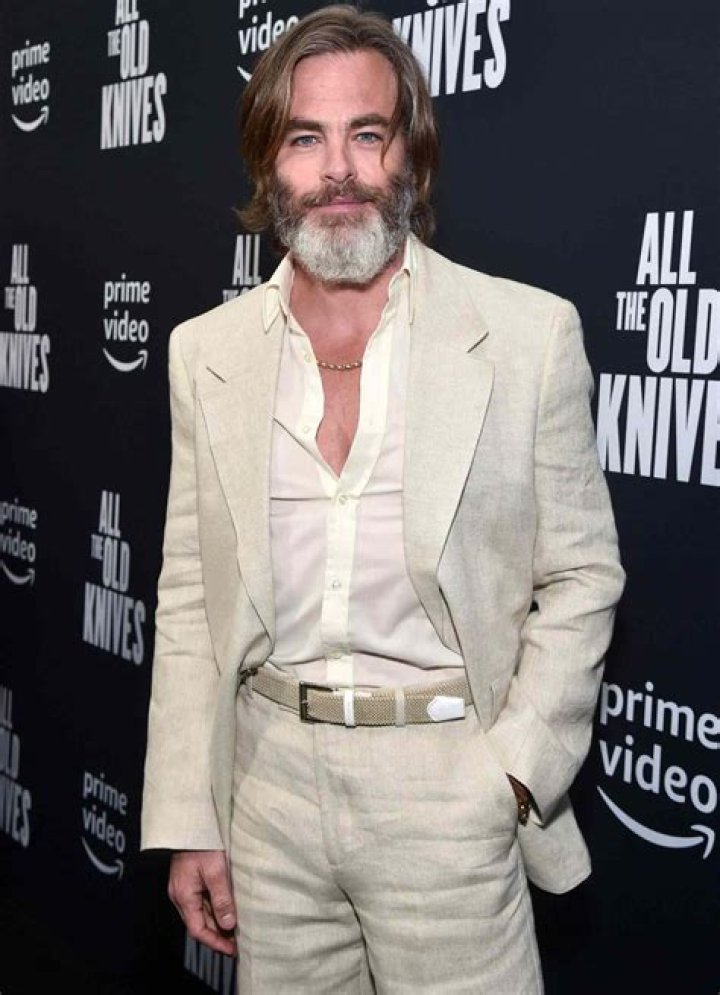 Chris Pine's height, weight. He trains to stay in shape at any time