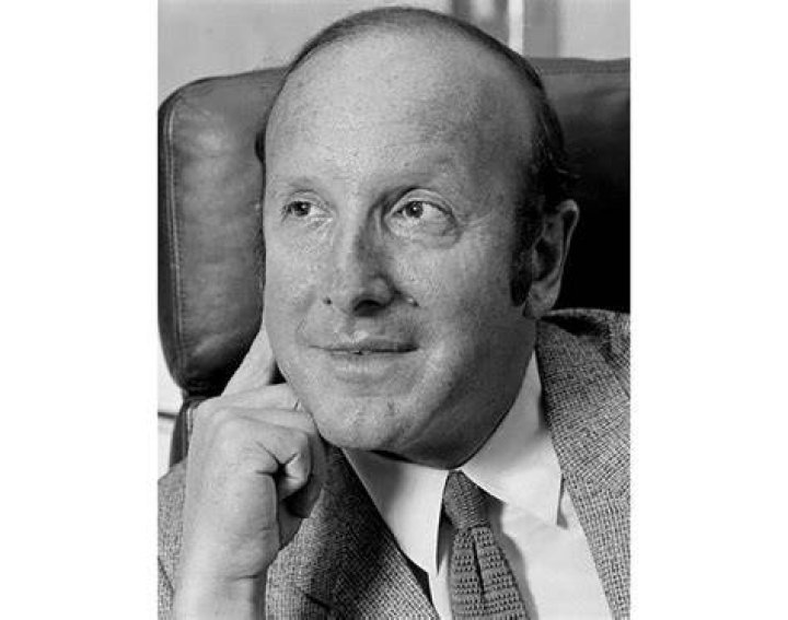 Clive Davis 'I'm bisexual' Twice married music industry legend