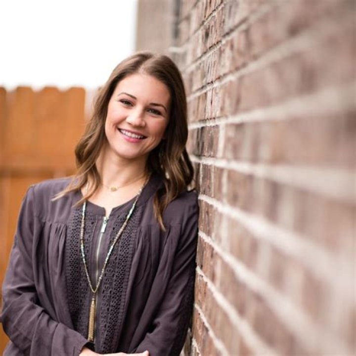 Danielle Busby Bio, Age, Net Worth, Height, Married, Facts