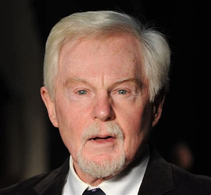 Derek Jacobi Net Worth