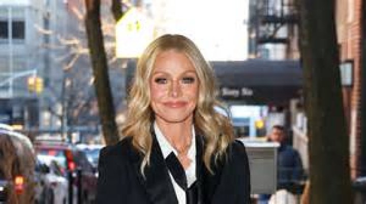 Does Kelly Ripa Have Any Siblings?