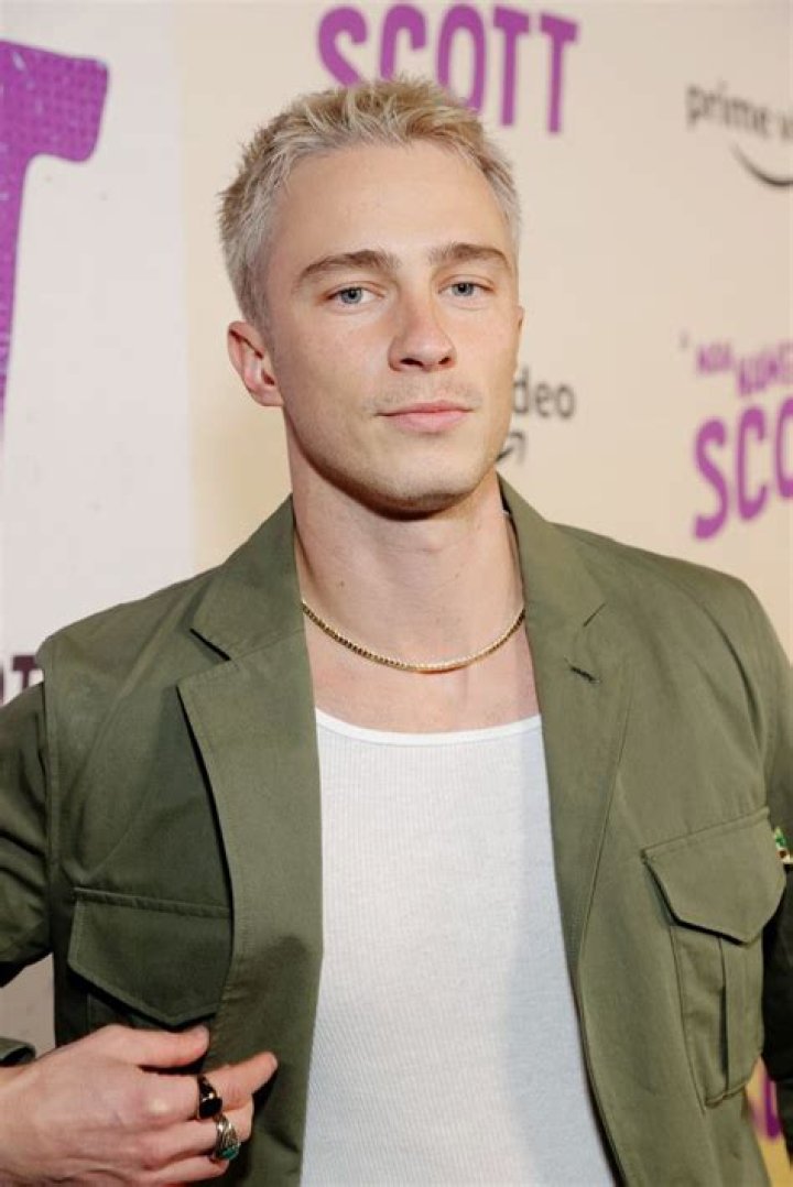 Drew Starkey Wiki Age & Facts About the Actor Playing Rafe on &ldquo;Outer
