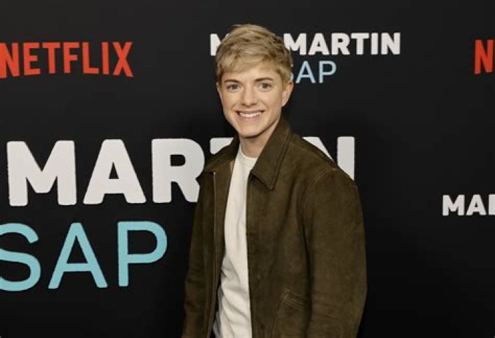 Elliot Page & Mae Martin spark dating rumors LGBTQ Nation