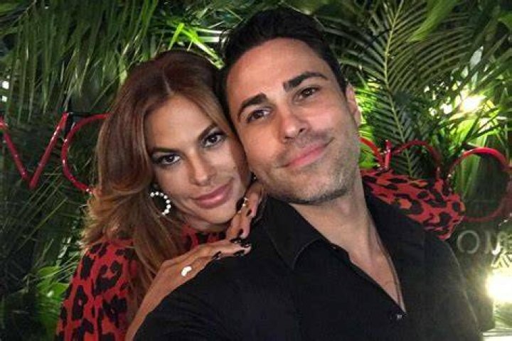 Eva Mendes Siblings Juan And Carlo