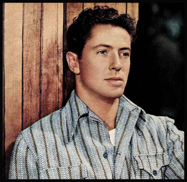 Farley Granger Height, Weight, Personal Life, Career Vital Stats