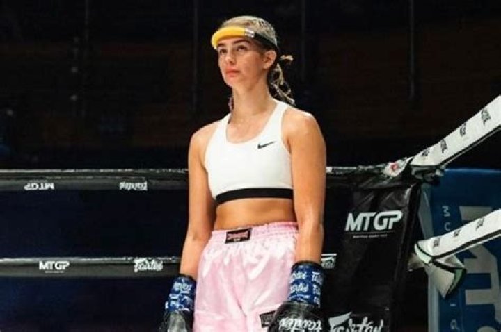 Female boxer would take dump on fan 'for right price' and she's told