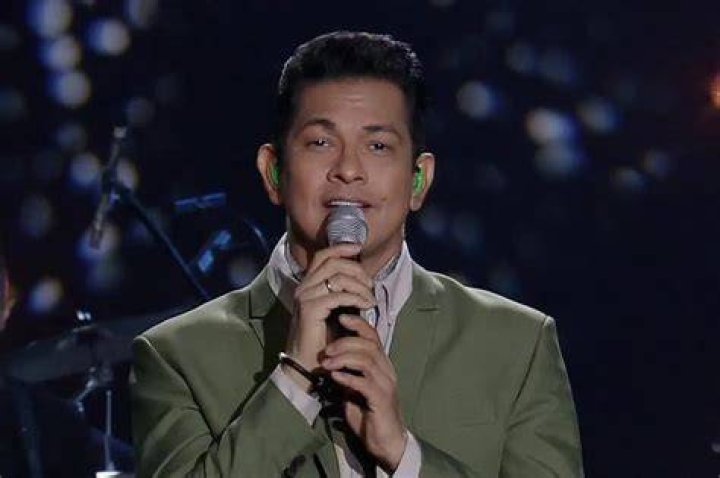 Gary V sings cover of 'With A Smile' for The Greatest Showdown