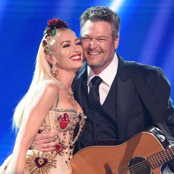 Gwen Stefani Talks Holidays & Make Up Tutorials And More