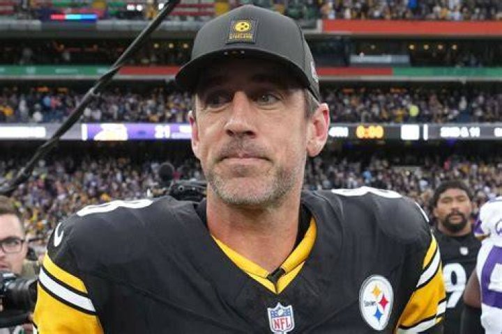 How Old is Aaron Rodgers and Who is His Fiance?