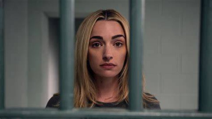 How tall is Brianne Howey