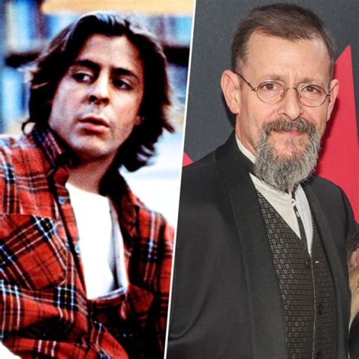How tall is Judd Nelson