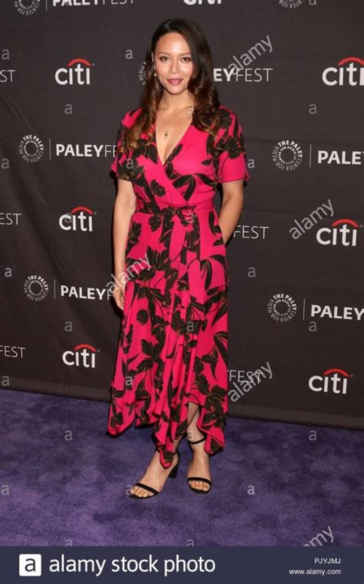 How tall is Melissa O'Neil