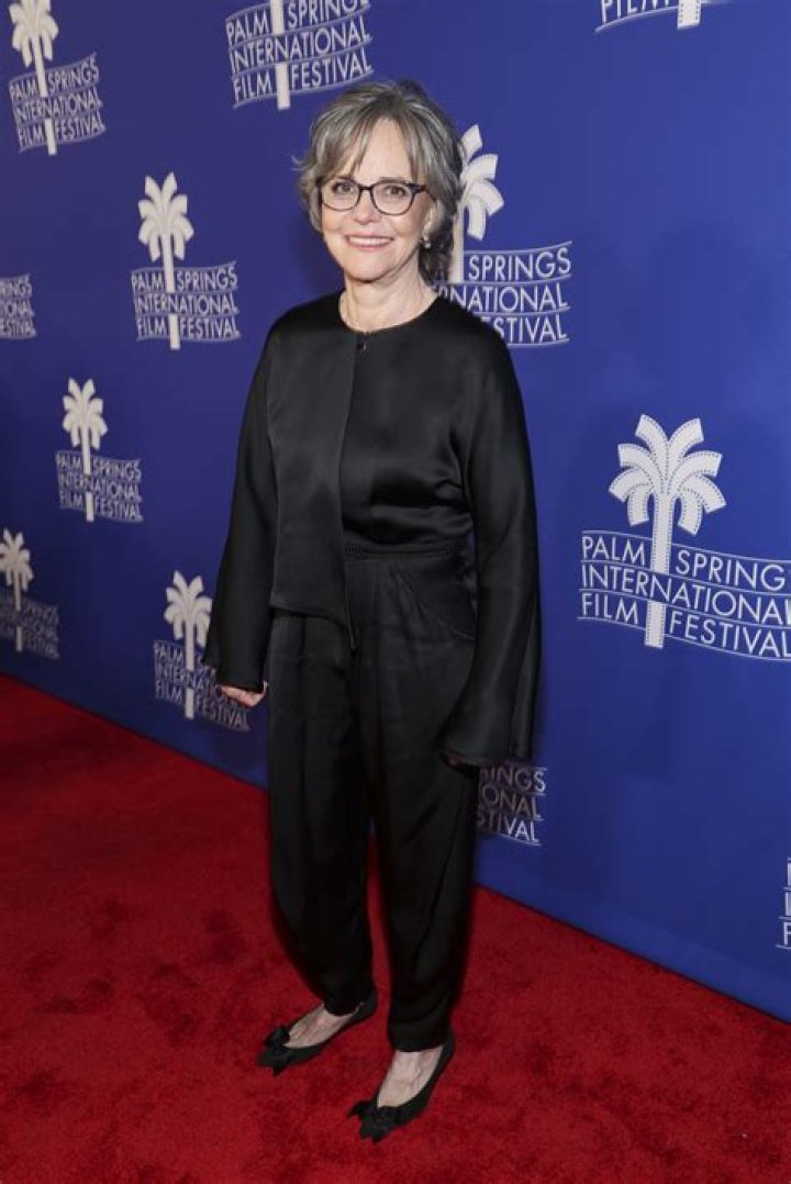 How Tall Is Sally Field? Height Comparison! YouTube