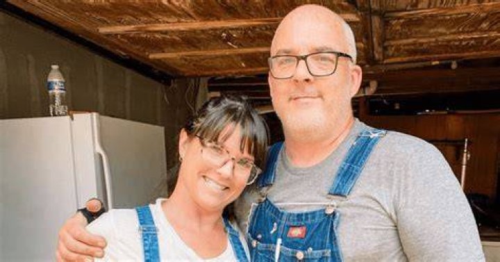 Is Leslie Davis From 'Unsellable Houses' Married? Here's What We Know