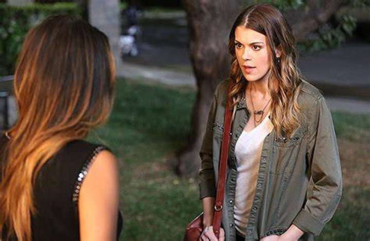 Is OnScreen Lesbian Lindsey Shaw Still Dating Her Actor Boyfriend
