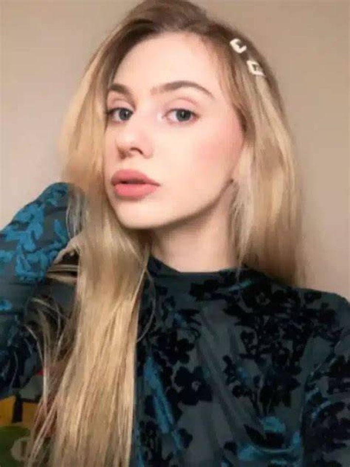 Izzy Green Models Biography