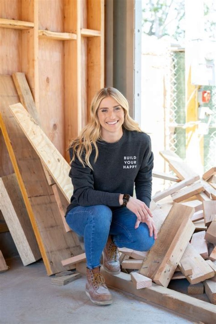 Jasmine Roth Bio, Net Worth, Married, Husband, Age, Family, Baby