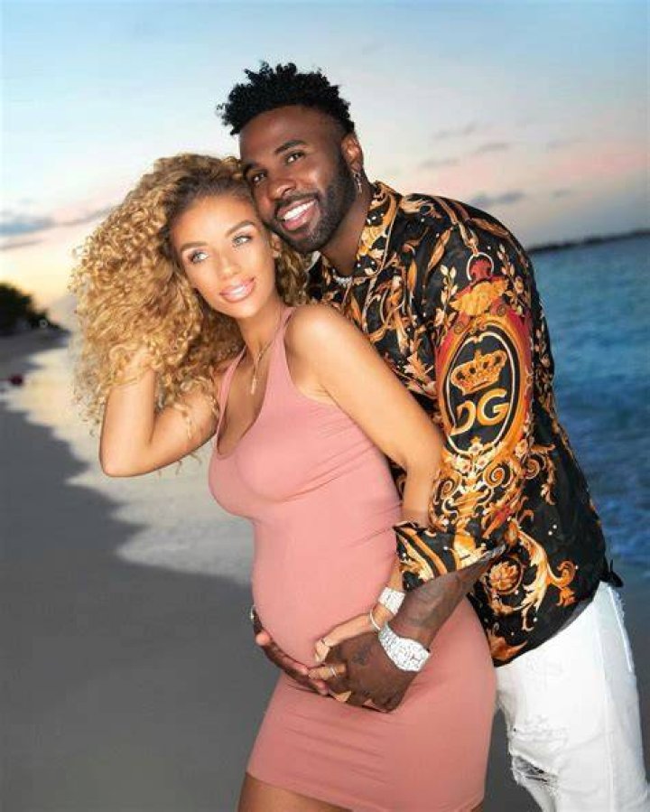 Jason Derulo and girlfriend Jena Frumes their first child