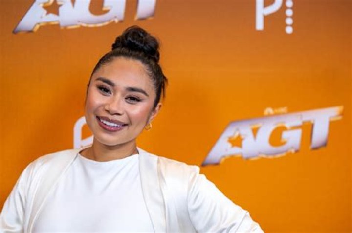 Jessica Sanchez 'American Idol' Premiere Event Photo 522477 Photo