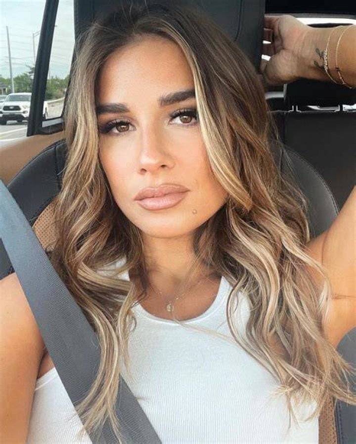 Jessie James Decker Bio, Age, Height, Career, Husband, Net Worth