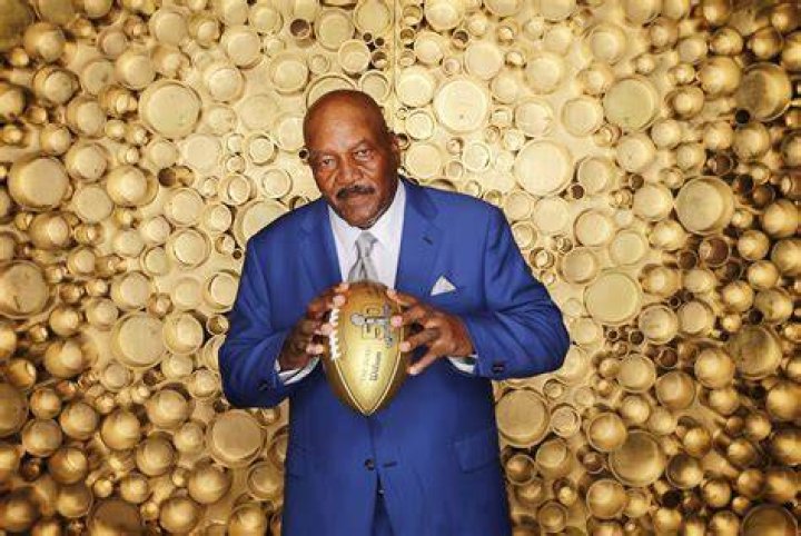 Jim Brown's son Aris followed in his father's footsteps to a
