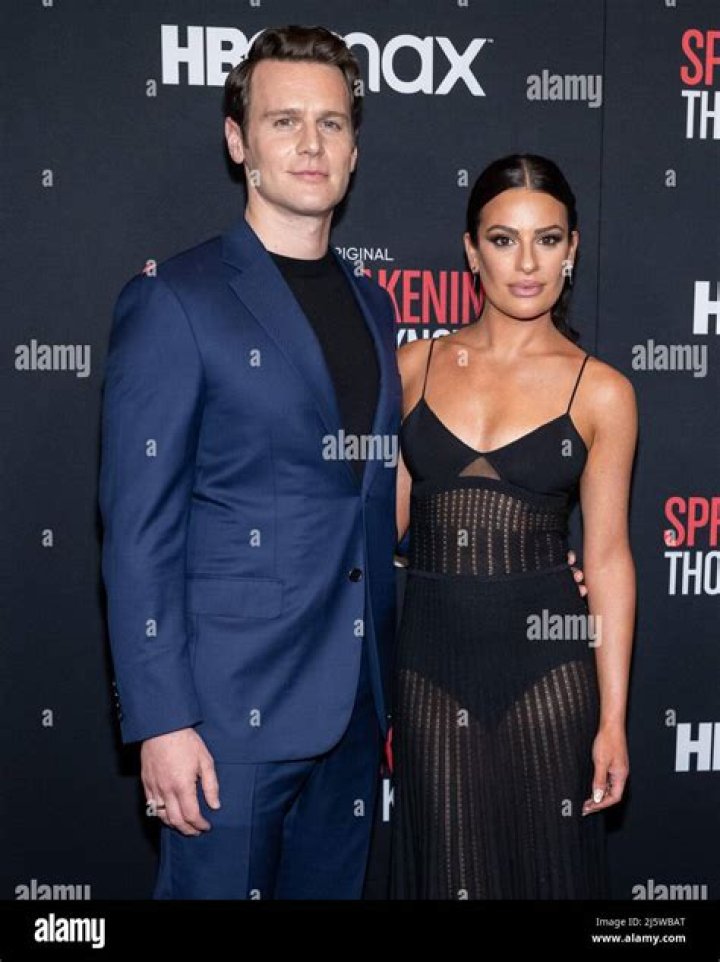 Jonathan Groff Girlfriend 2022