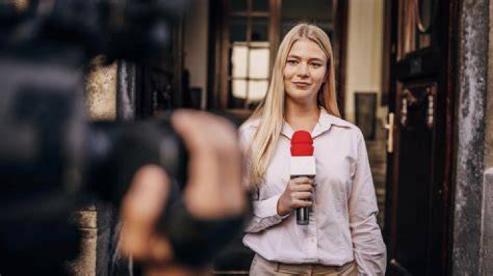 Journalist, Carmelo-maika