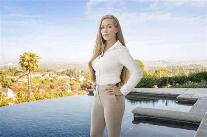 Kendra Wilkinson Returns to TV As Real Estate Agent [EUR Exclusive]