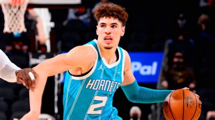 LaMelo Ball Posts Rare Photo Of His 33YearOld Girlfriend Ana Montana