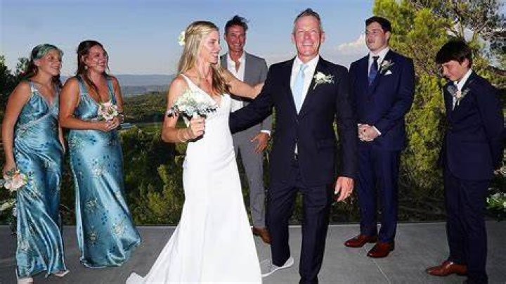 Lance Armstrong gets married in France