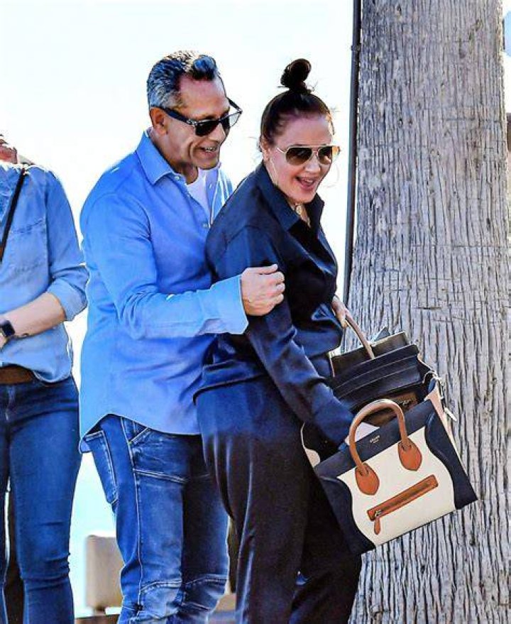 Leah Remini & Husband Angelo Pagan 5 Fast Facts
