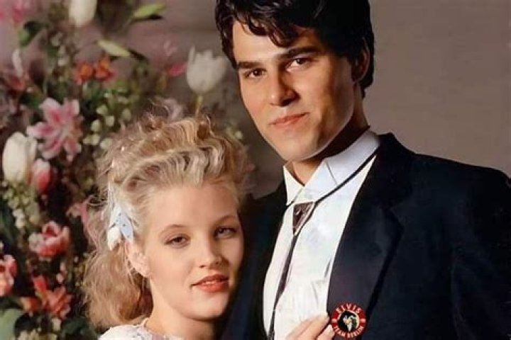 Lisa marie with her first husband, danny keough. MARCA English