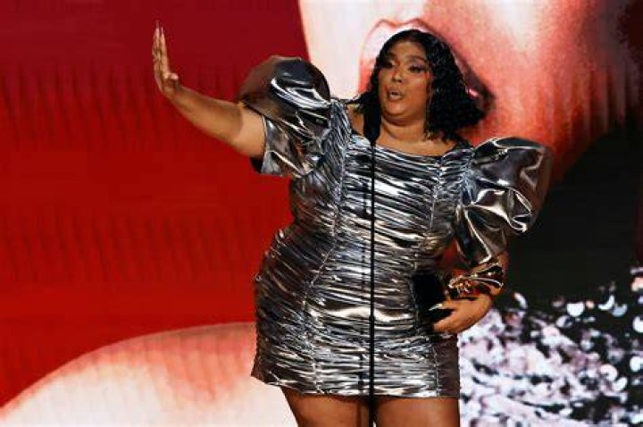Lizzo outfit ideas 30 bold and inspiring styles that will look good on
