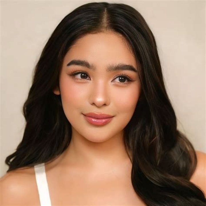 Look how Andrea Brillantes Acted In Her You Tube Video. Subscribe To