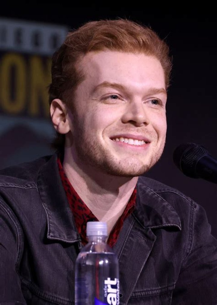 &lsquo;Shameless&rsquo; Star Cameron Monaghan Posts Suggestive, Sweaty Nude Selfies