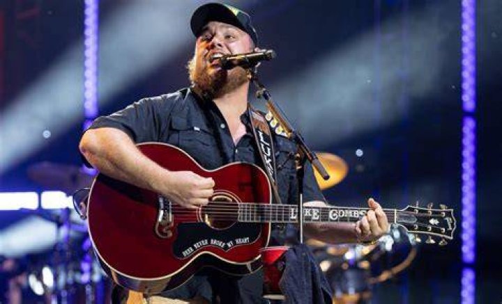 Luke Combs' 'Fast Car' Cover Puts Tracy Chapman Back on the Chart