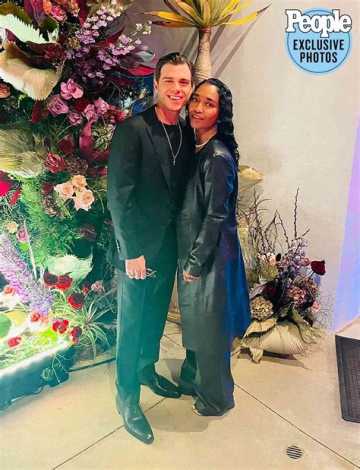 Matthew Lawrence and TLC's Chilli Rock Matching Outfits as They Step