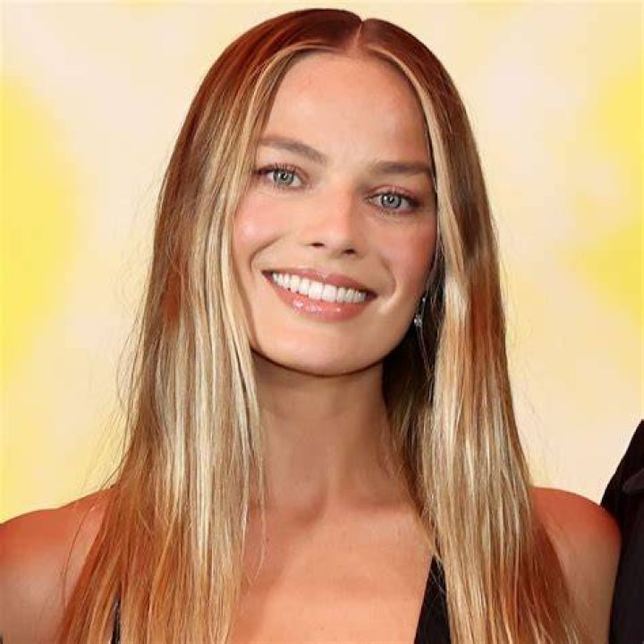 Meet Margot Robbie's Mom All About Sarie Kessler and Their Sweet