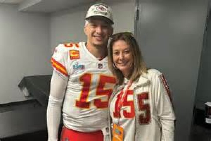 Randi Mahomes net worth What did Randi Mahomes do for a living? Marca