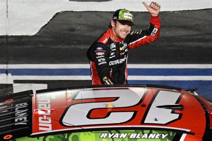 Ryan Blaney on Twitter Ryan blaney, Ryan, Cutie patootie