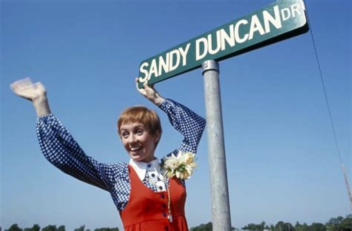 Sandy Duncan, Carmelo-maika
