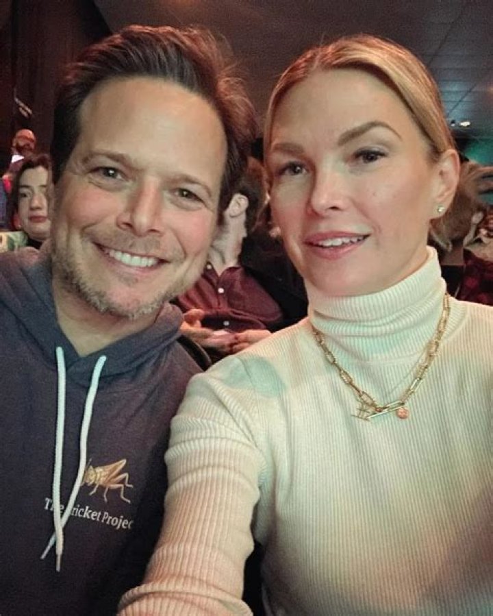 Scott Wolf & "Real World" Star Wife Kelley Limp Make Rare Public